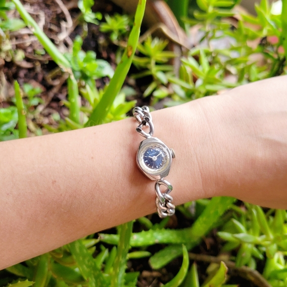 Vintage Ferex Dainty Silver & Navy Classic Chain Watch - Picture 3 of 10